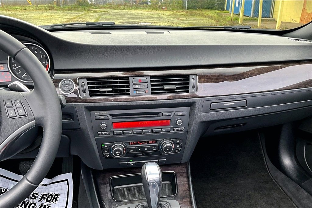 Used 2011 BMW 335i Convertible image 8