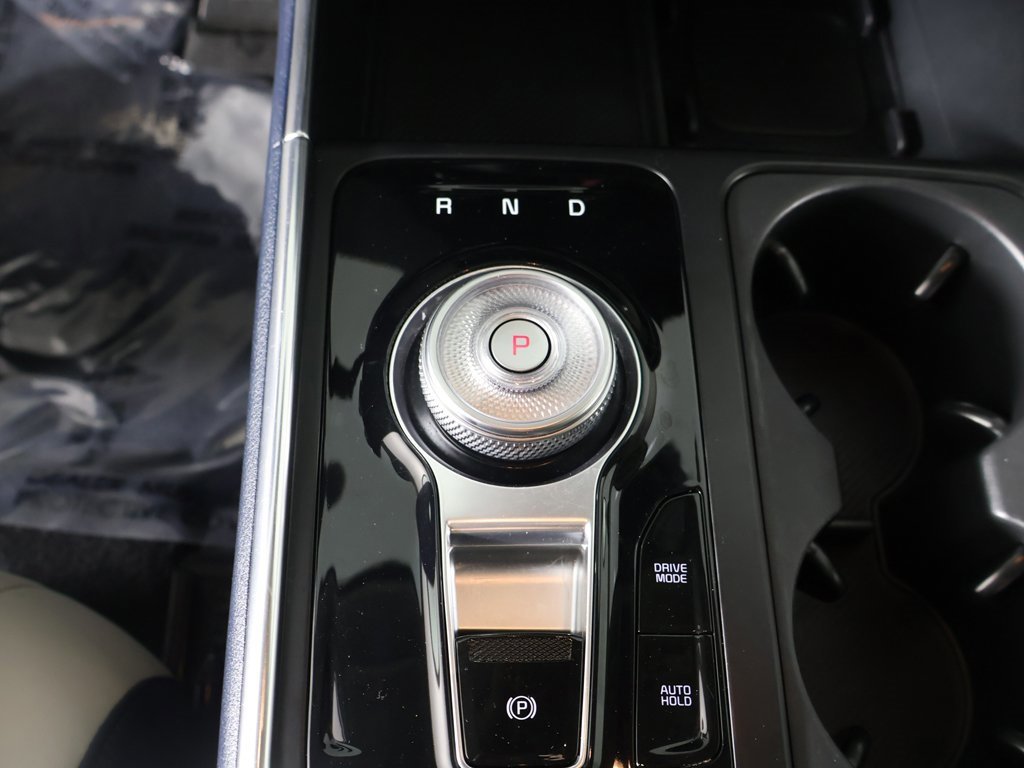 Used 2025 Kia Carnival EX image 47