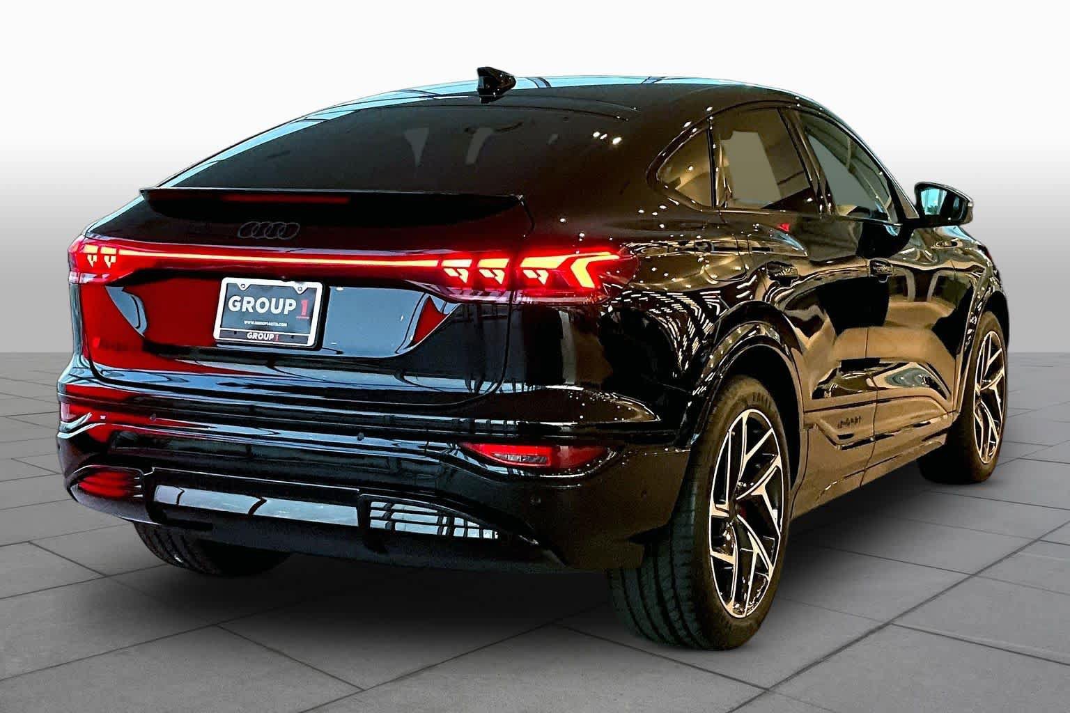 New 2027 Audi SQ6 e-tron Prestige AWD/4WD image 12
