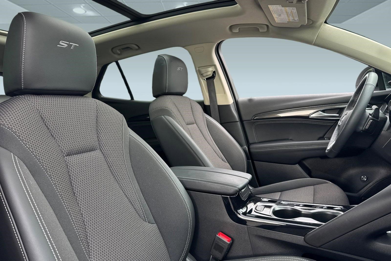 Used 2022 Buick Envision Preferred image 30
