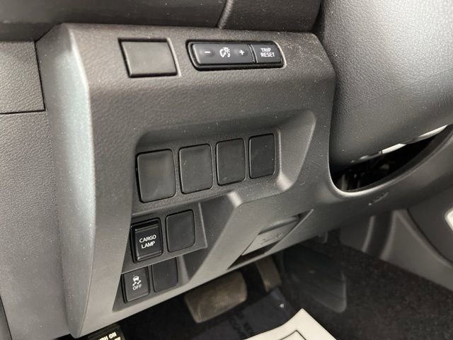 Used 2024 Nissan Frontier SV image 29