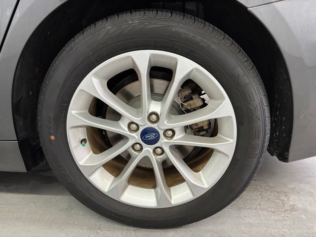 Used 2019 Ford Fusion SE FWD image 8