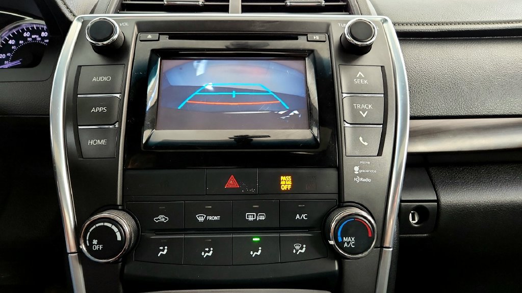 Used 2015 Toyota Camry LE w/ Moonroof Package FWD image 31
