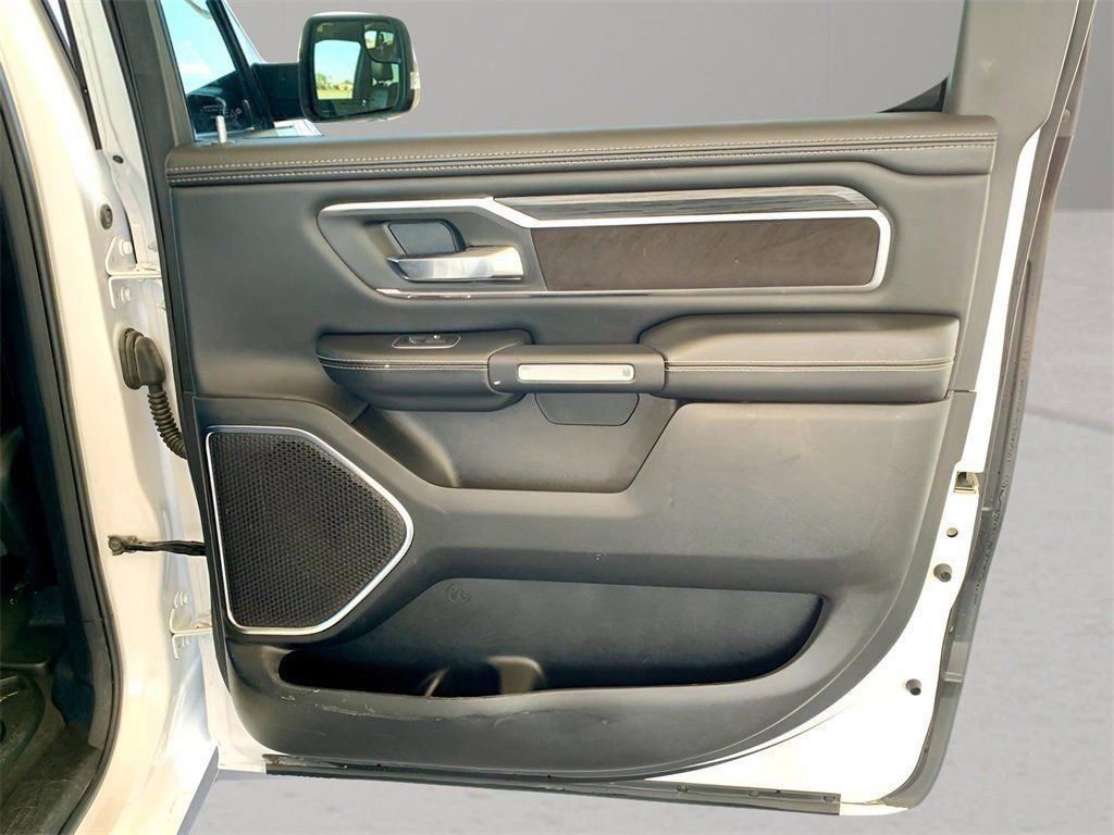Used 2024 RAM 1500 Laramie image 24