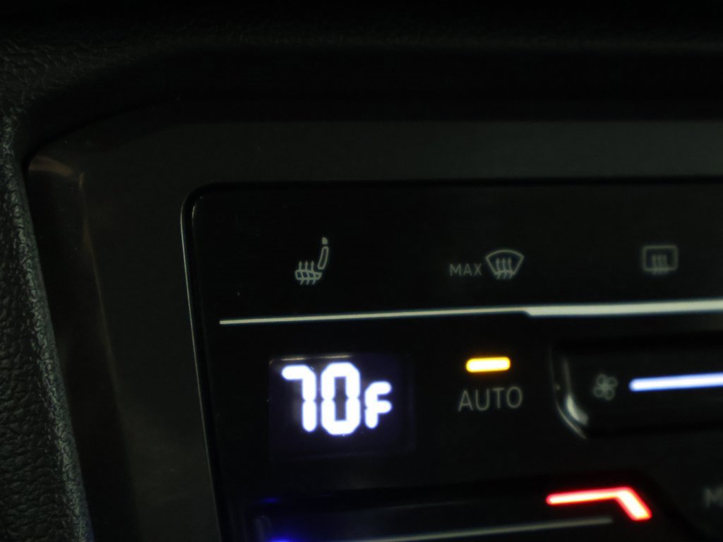 Used 2023 Volkswagen Tiguan SE image 47