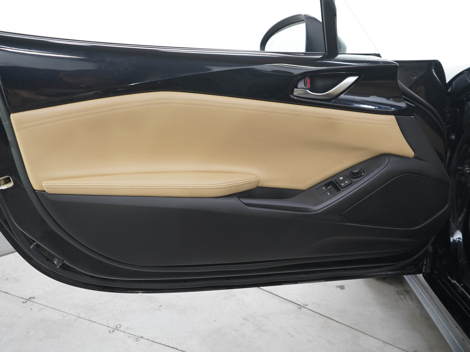 Used 2016 MAZDA MX-5 Miata Grand Touring RWD image 14
