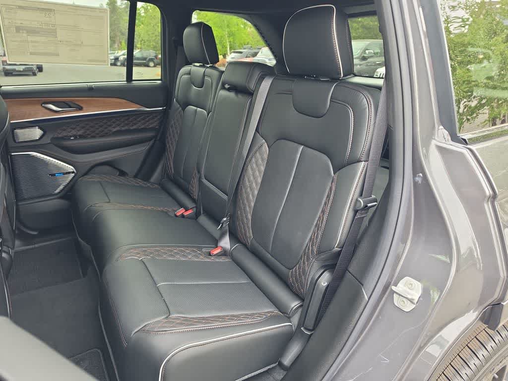 New 2026 Jeep Grand Cherokee Summit AWD/4WD image 23