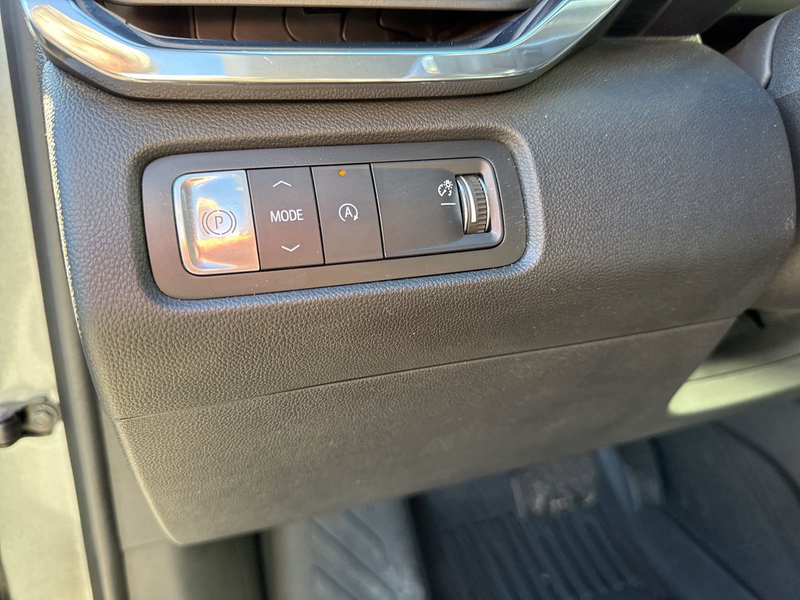 Used 2024 GMC Acadia Elevation w/ Luxury Package image 18