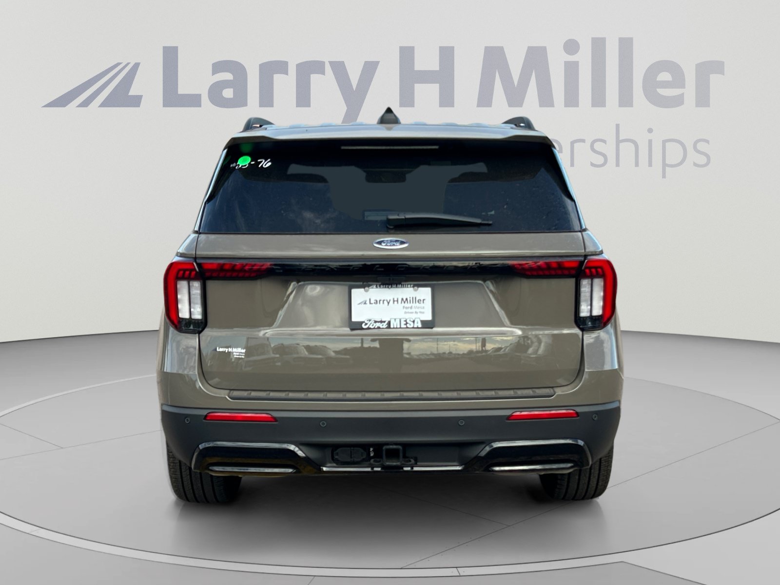 New 2026 Ford Explorer ST-Line w/ ST-Line Street Pack RWD image 4