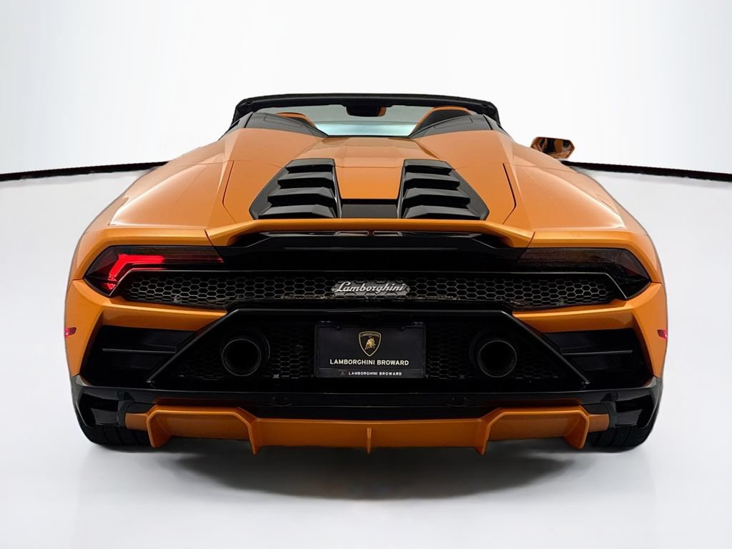 Used 2020 Lamborghini Huracan EVO RWD image 6