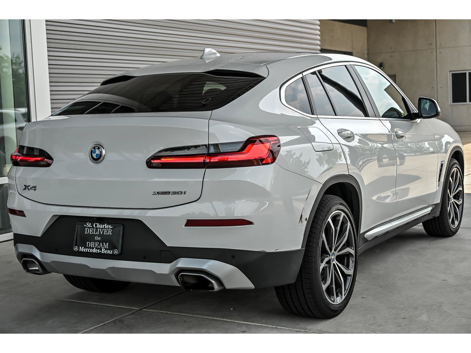 Used 2023 BMW X4 xDrive30i w/ Convenience Package AWD/4WD image 8