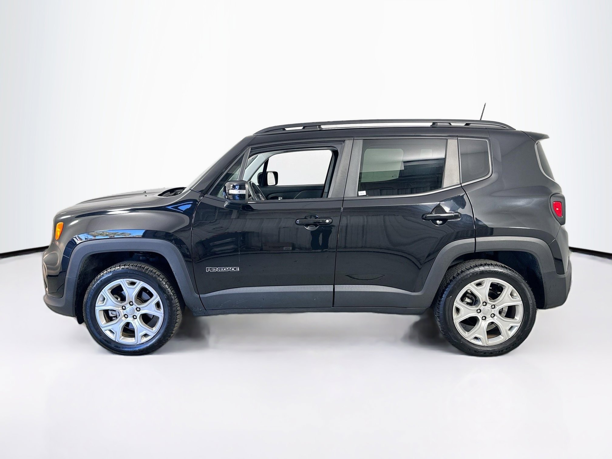 Used 2022 Jeep Renegade Limited image 8