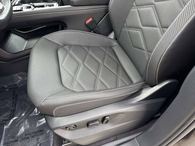 Certified 2025 Volkswagen Atlas Cross Sport SE image 14