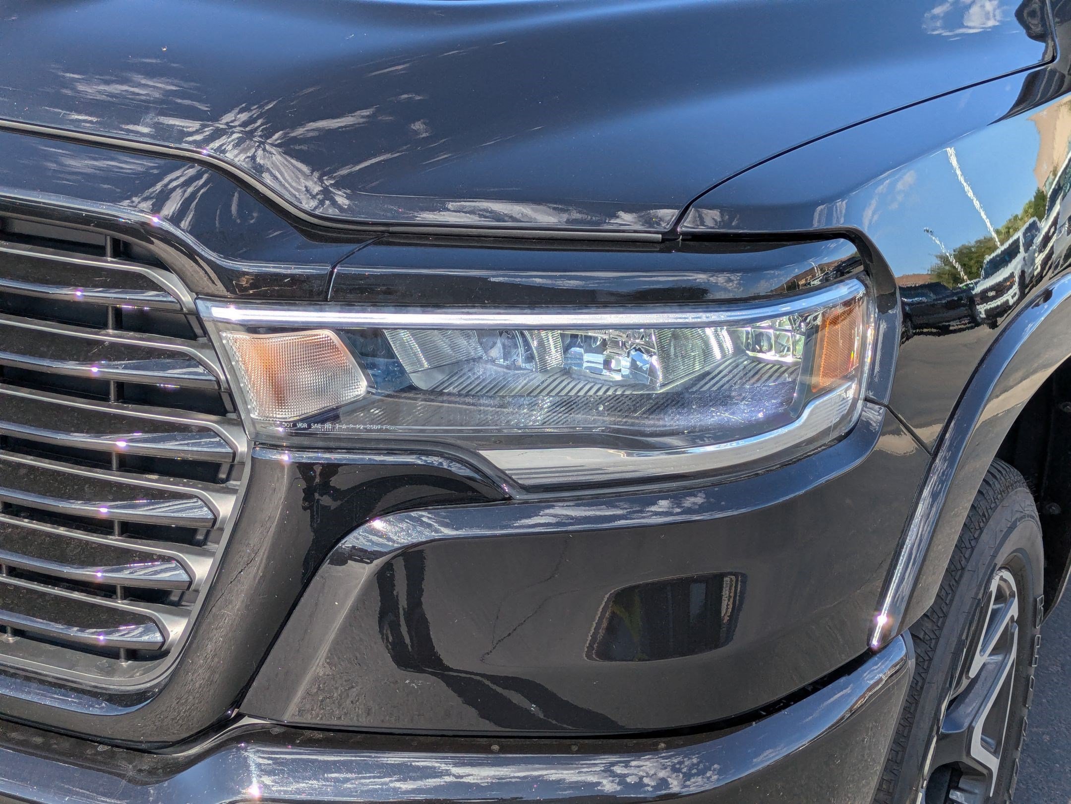Used 2025 RAM 1500 Laramie w/ Sport Appearance Package AWD/4WD image 10