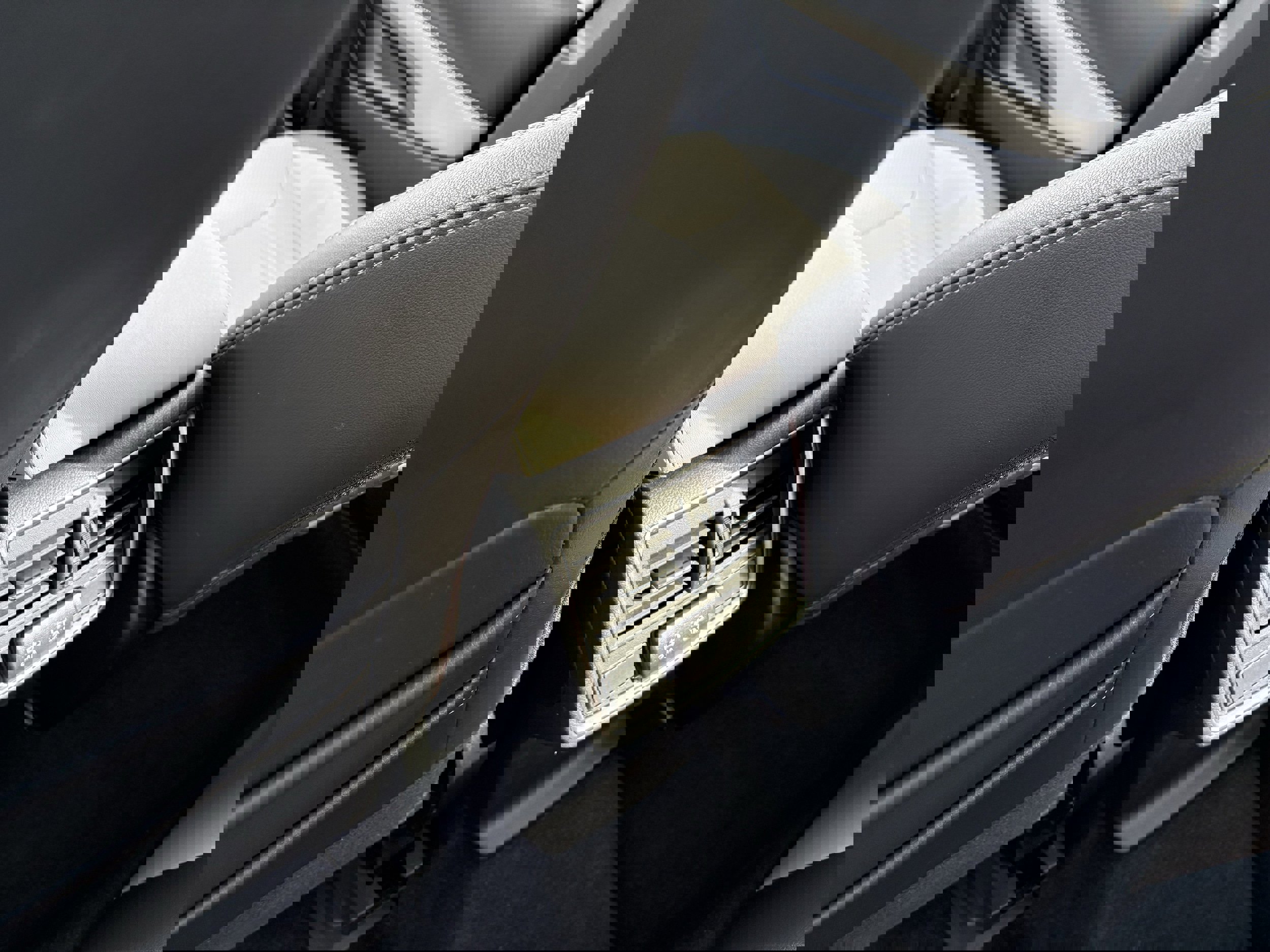 Certified 2024 Subaru Forester Limited image 32