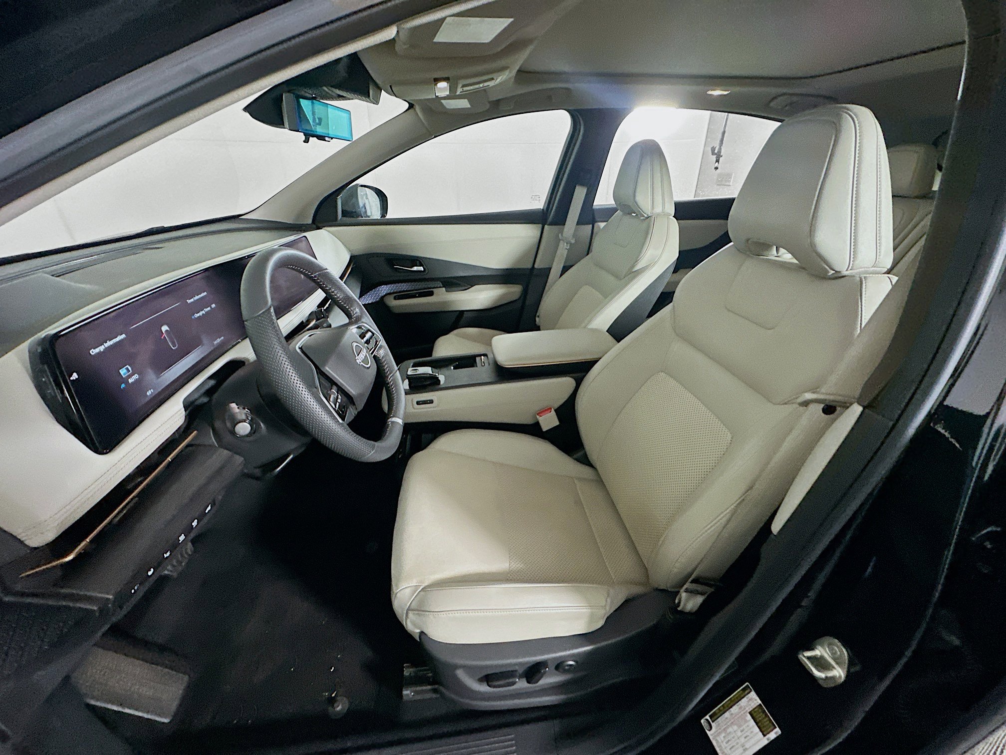 Used 2024 Nissan Ariya FWD image 13