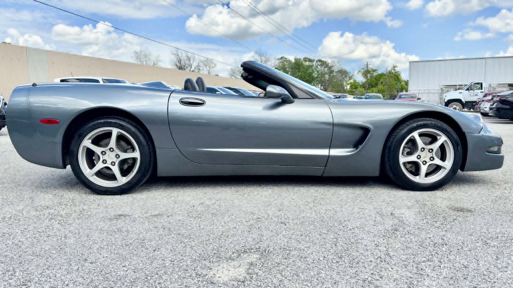 Used 2004 Chevrolet Corvette Convertible image 4