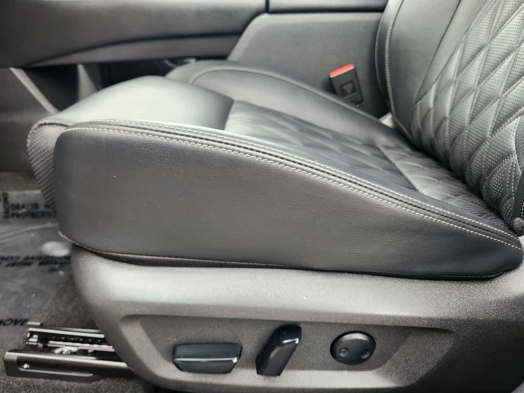 Used 2022 Nissan Rogue Platinum w/ Head-Up Display Package image 9