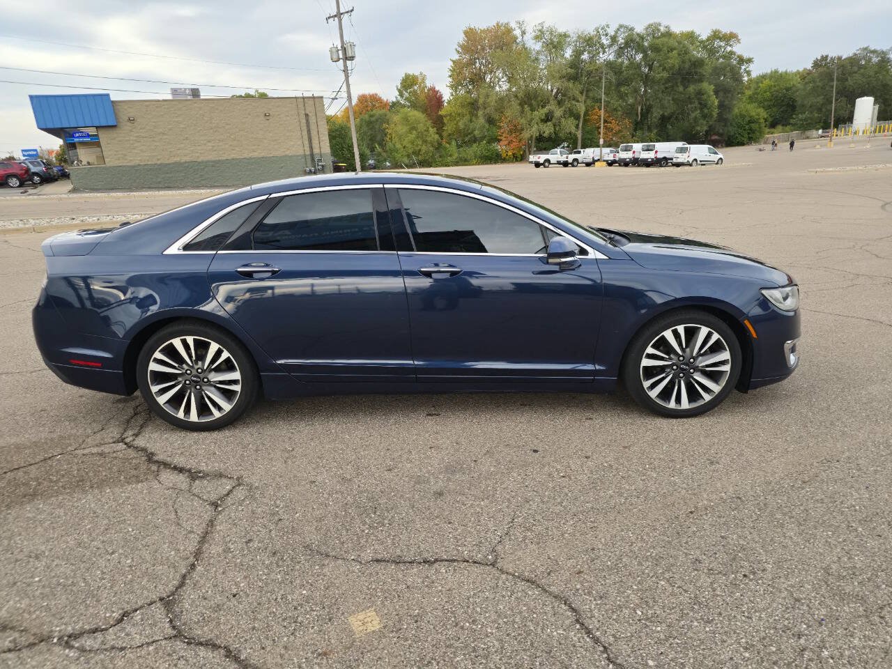 Used 2017 Lincoln MKZ Select w/ Climate Package FWD image 3