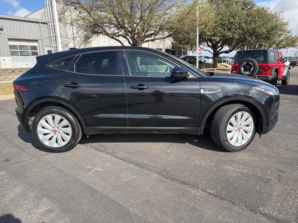 Used 2018 Jaguar E-PACE SE image 2