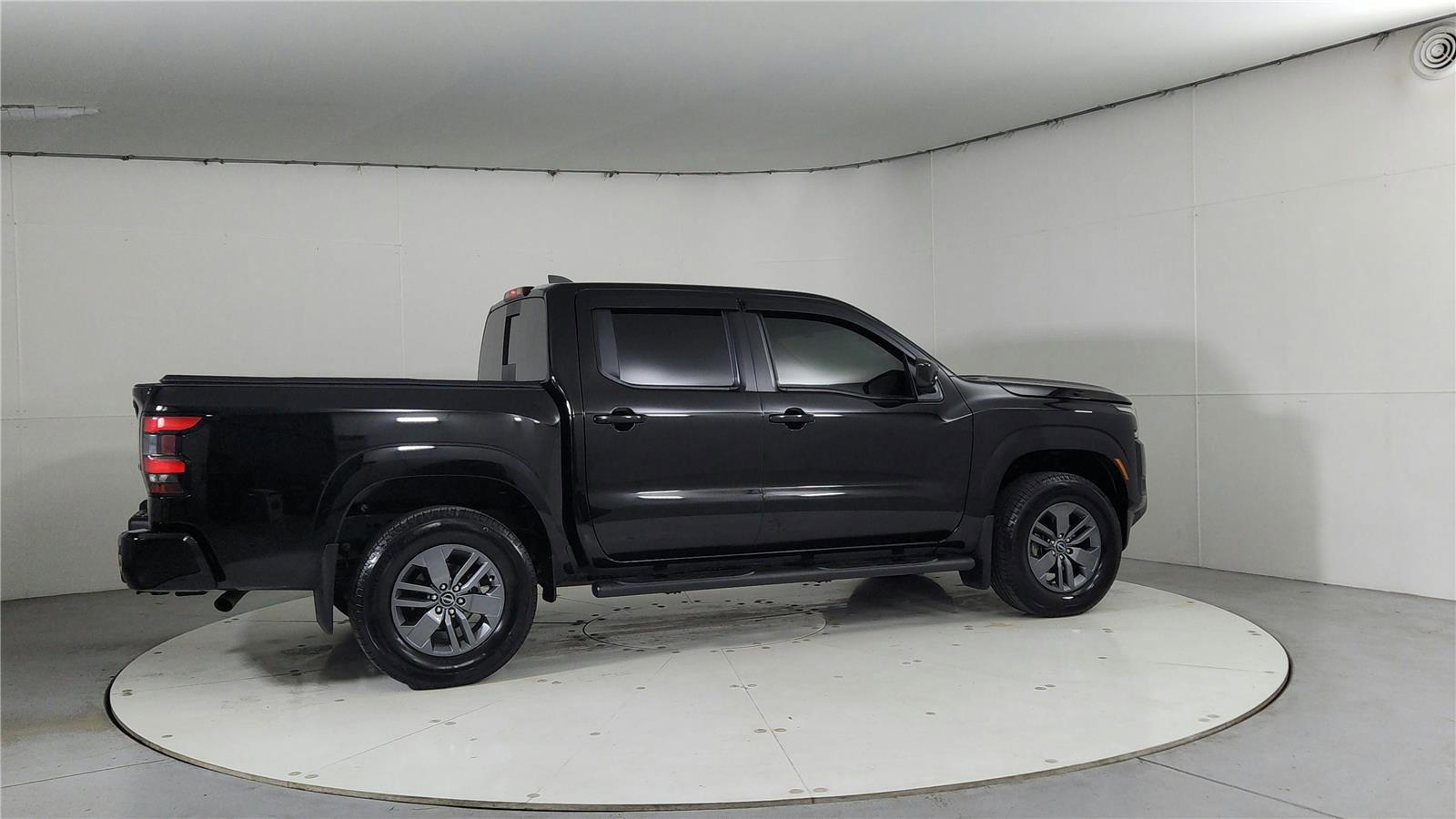 Certified 2025 Nissan Frontier SV image 7