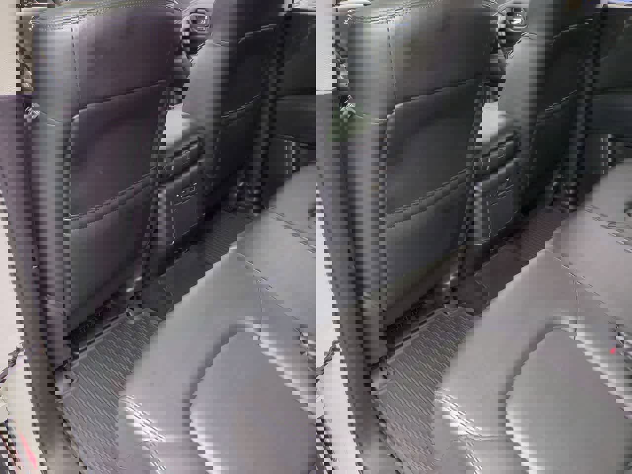 Used 2021 Nissan Armada SV image 19