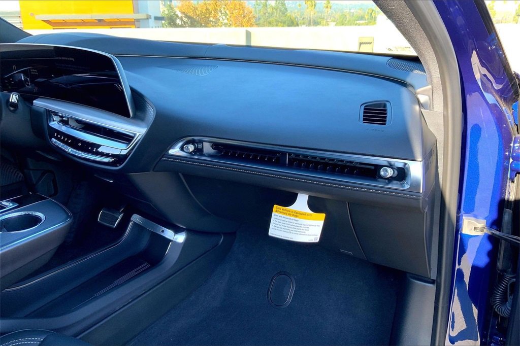 New 2026 Cadillac Lyriq V image 32