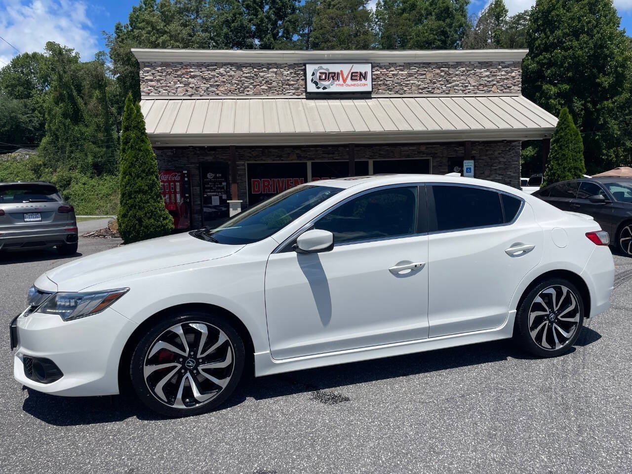 Used 2016 Acura ILX FWD image 1