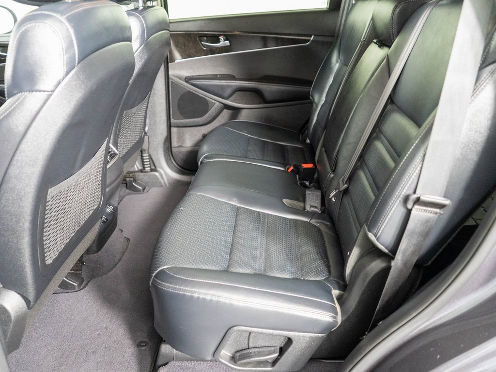 Used 2016 Kia Sorento EX image 11