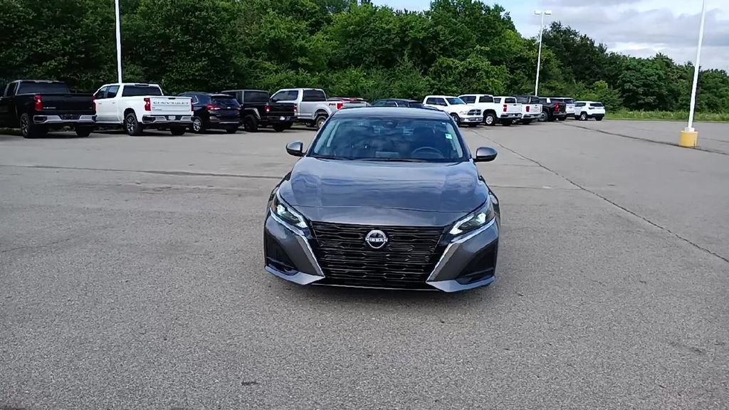 Used 2023 Nissan Altima 2.5 SV FWD image 3