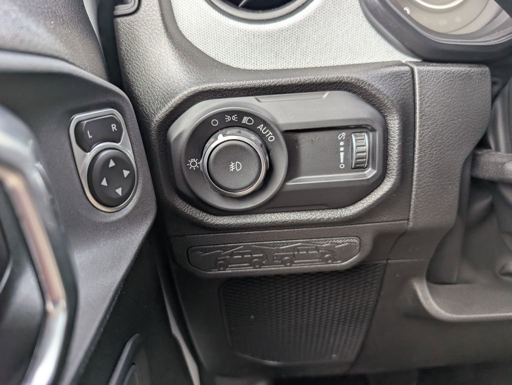 Used 2024 Jeep Wrangler Sport S image 36