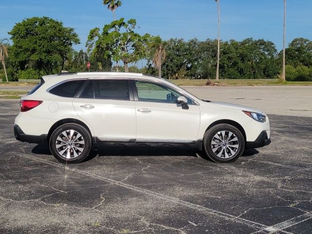 Used 2018 Subaru Outback 3.6R Touring w/ Popular Package #3 AWD/4WD image 4