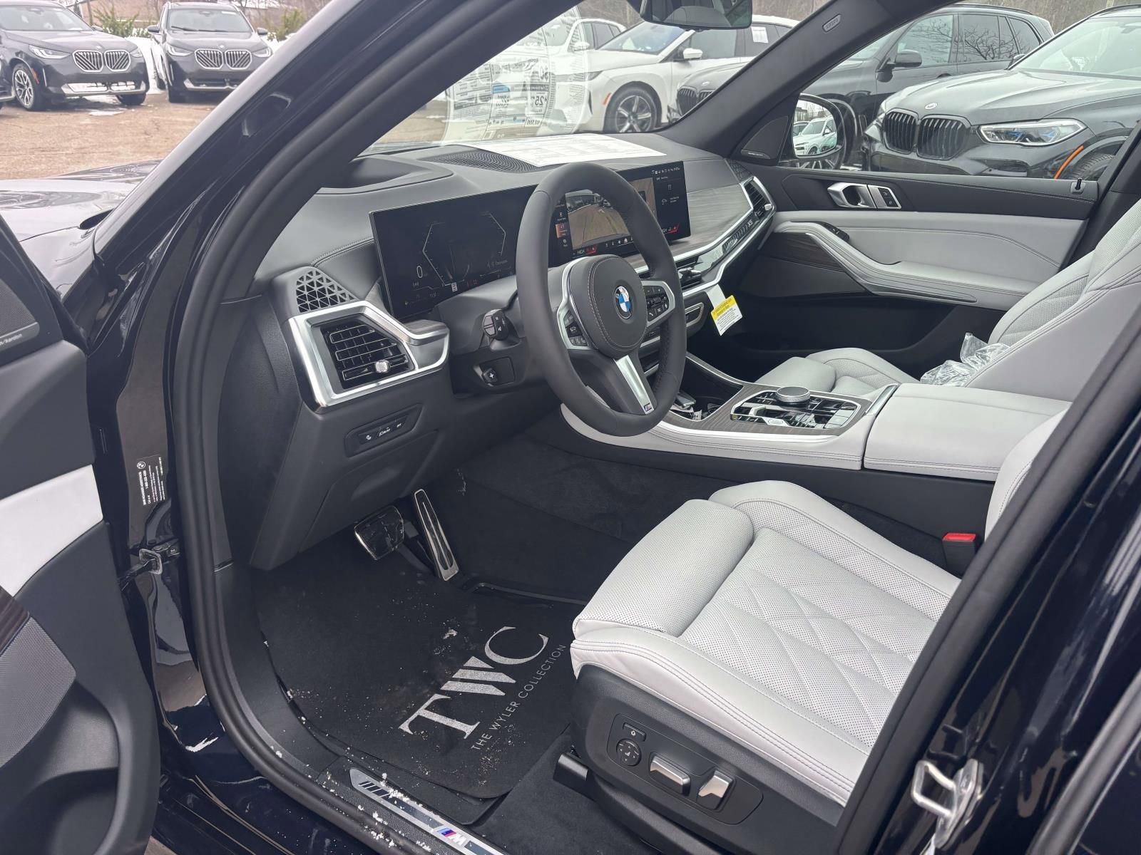 New 2026 BMW X5 xDrive40i w/ M Sport Package AWD/4WD image 24