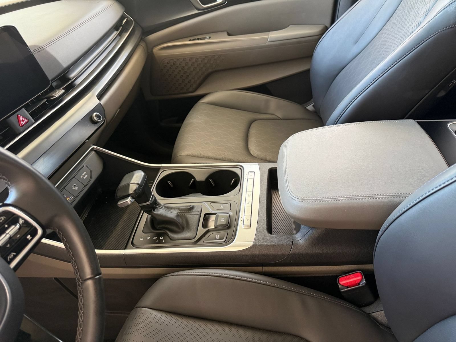 Used 2026 Kia Carnival FWD image 53