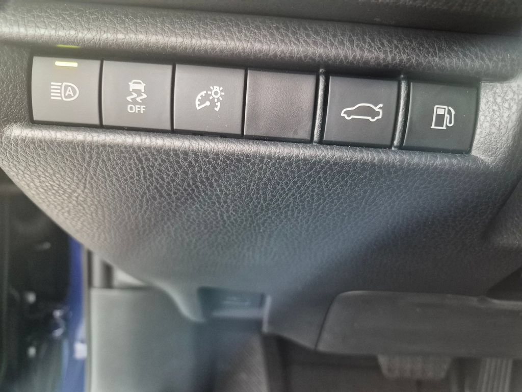 Used 2025 Toyota Camry LE FWD image 12