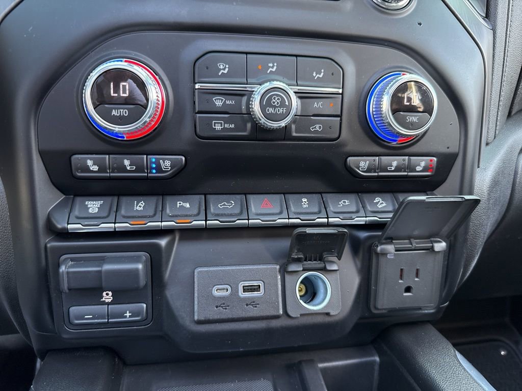 Used 2023 GMC Sierra 3500 Denali w/ Denali Black Diamond Edition image 52