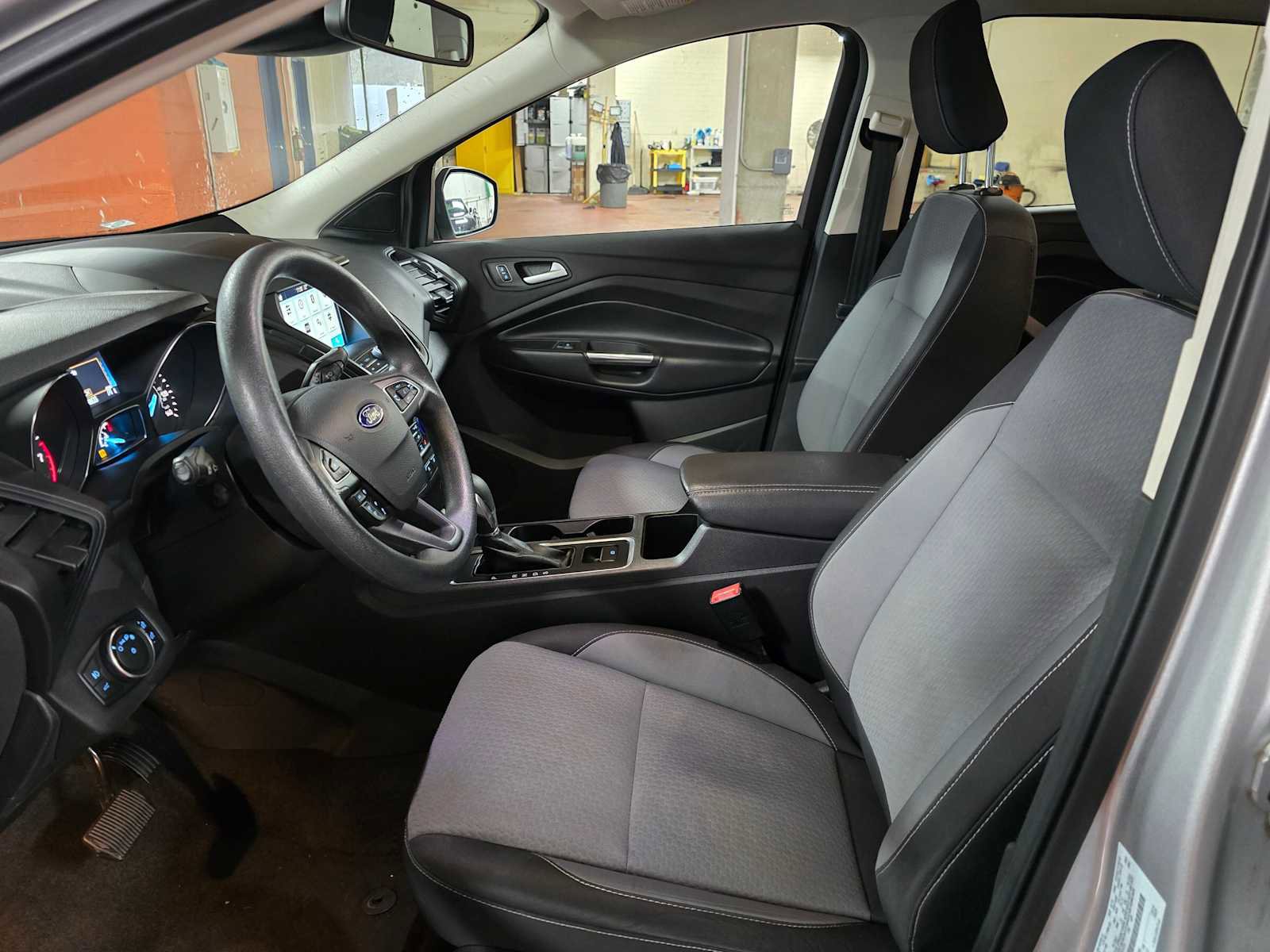 Used 2019 Ford Escape SE image 21