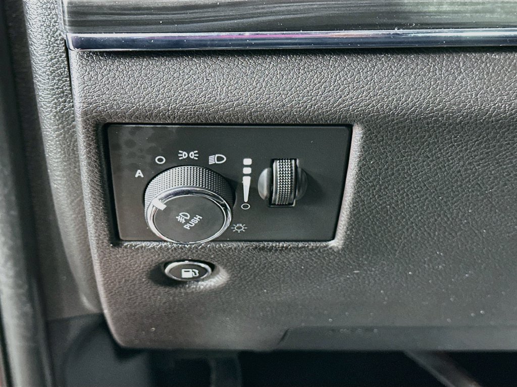 Certified 2020 Jeep Grand Cherokee Limited AWD/4WD image 15