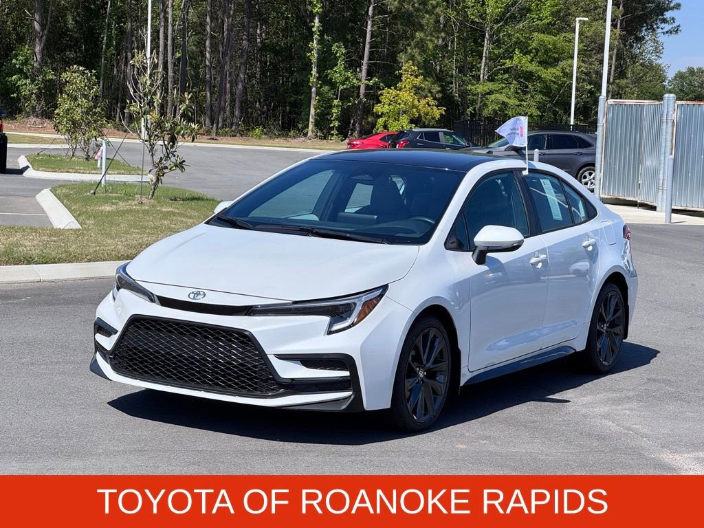 Used 2025 Toyota Corolla SE FWD image 2