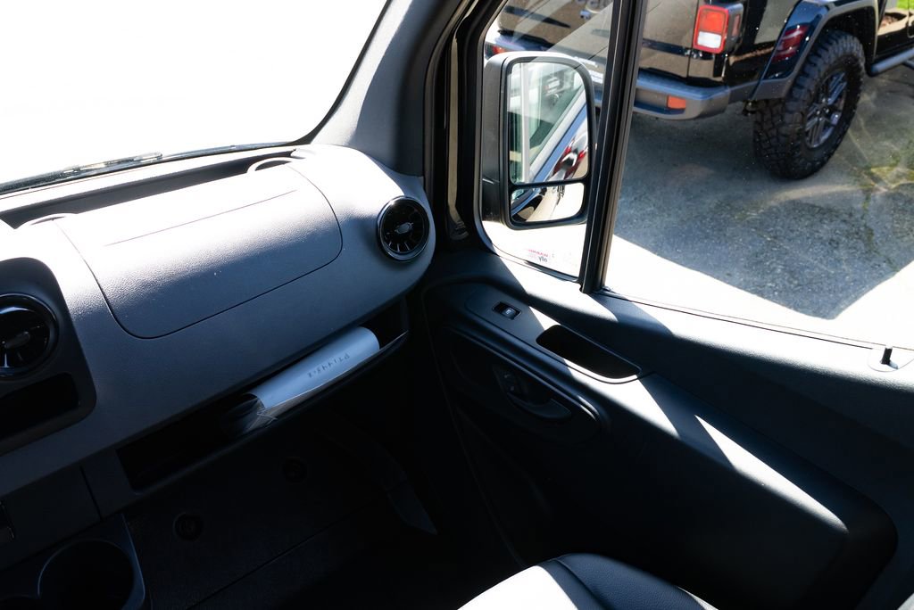 Used 2023 Mercedes-Benz Sprinter 2500 image 10