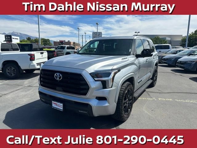 Used 2023 Toyota Sequoia SR5 w/ SR5 Premium Package AWD/4WD image 5