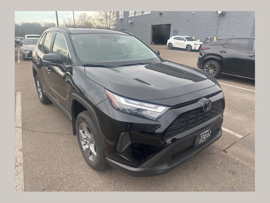 Used 2022 Toyota RAV4 XLE w/ Convenience Package AWD/4WD image 1