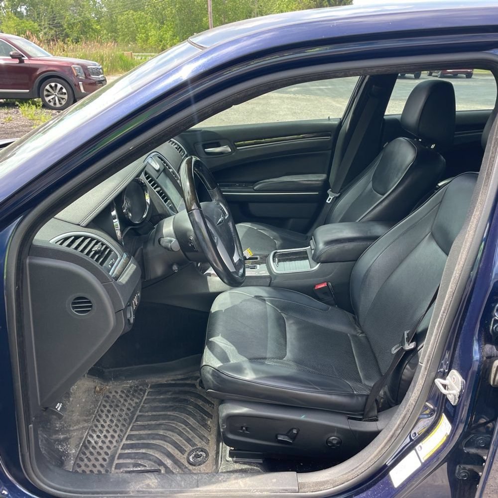 Used 2014 Chrysler 300 C AWD/4WD image 5