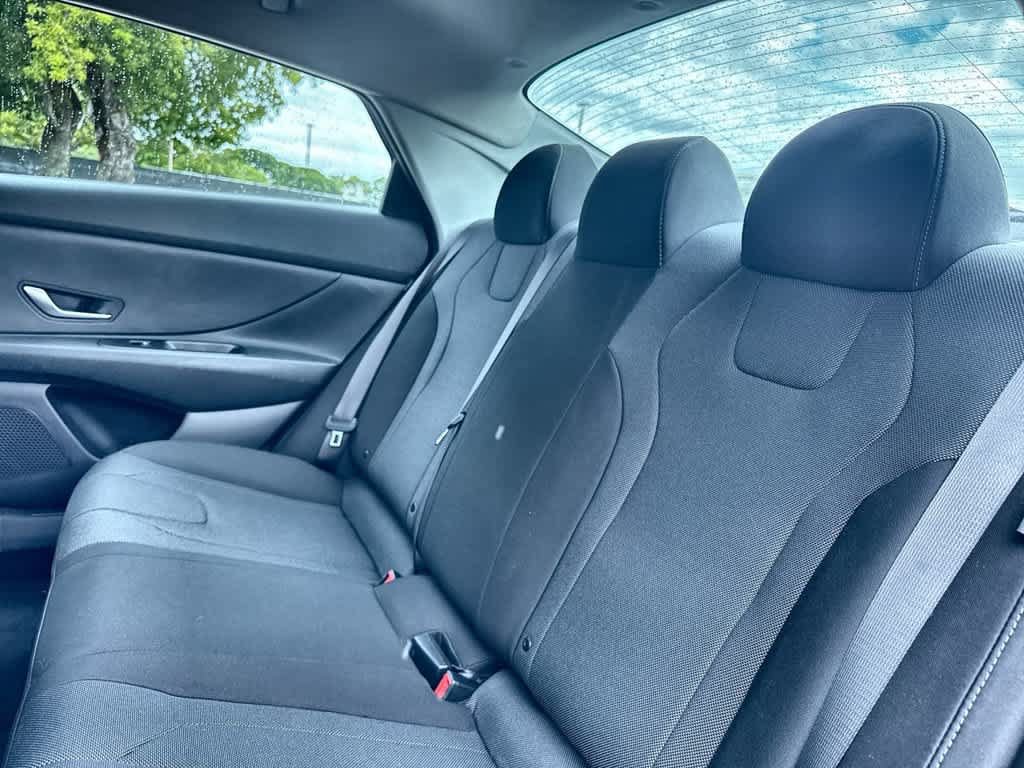 Used 2025 Hyundai Elantra SE FWD image 22