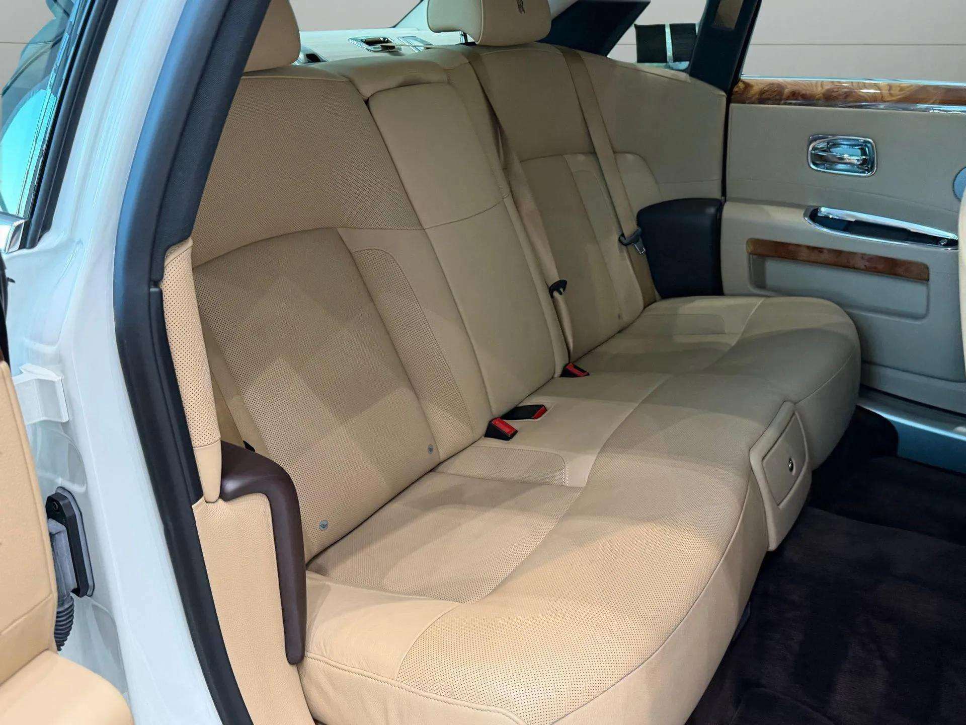 Used 2012 Rolls-Royce Ghost image 27