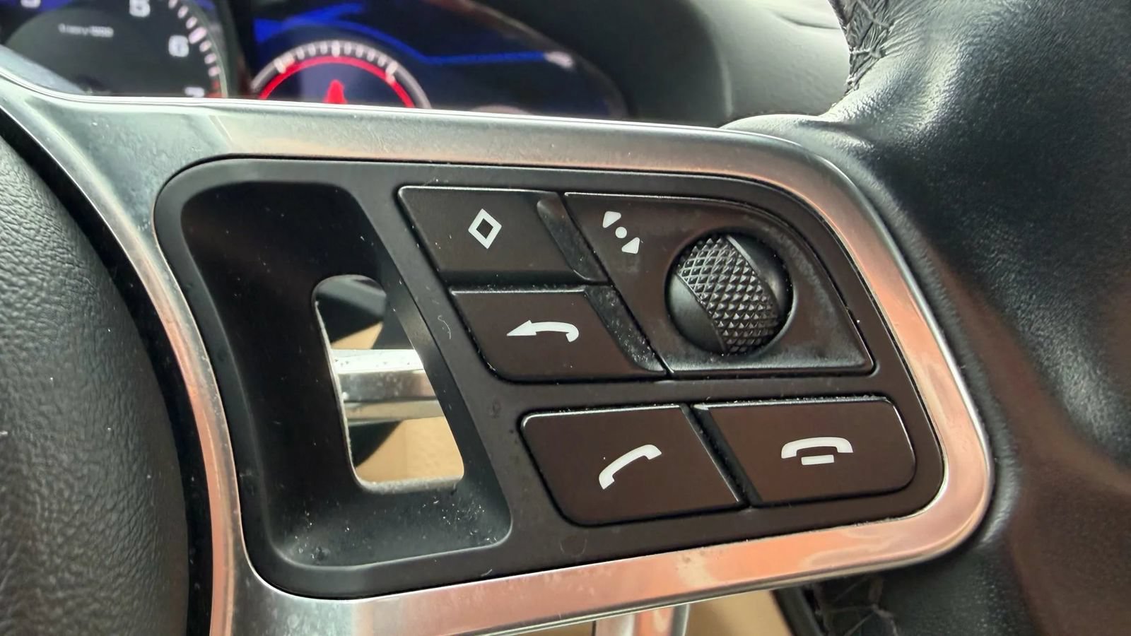 Used 2019 Porsche Cayenne S w/ Premium Plus Package AWD/4WD image 36