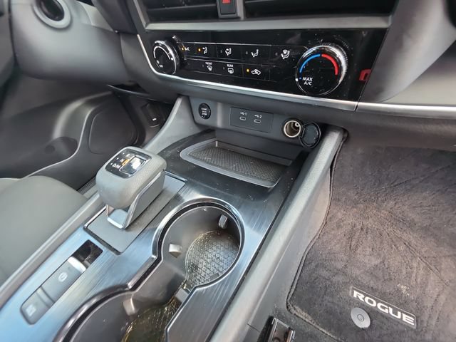 Used 2025 Nissan Rogue S AWD/4WD image 18