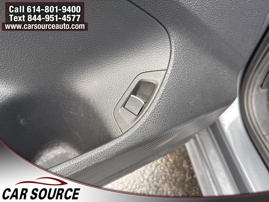 Used 2017 Volkswagen Passat 1.8T S image 20