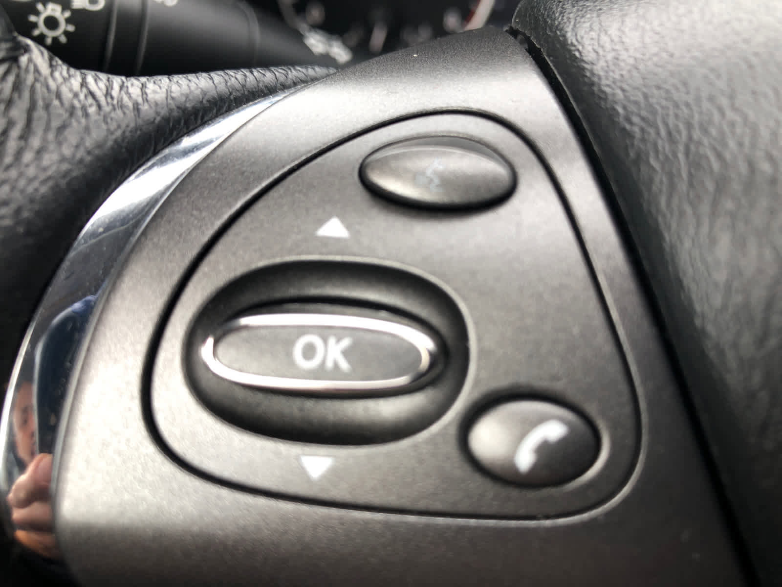 Used 2024 Nissan Murano SL image 7