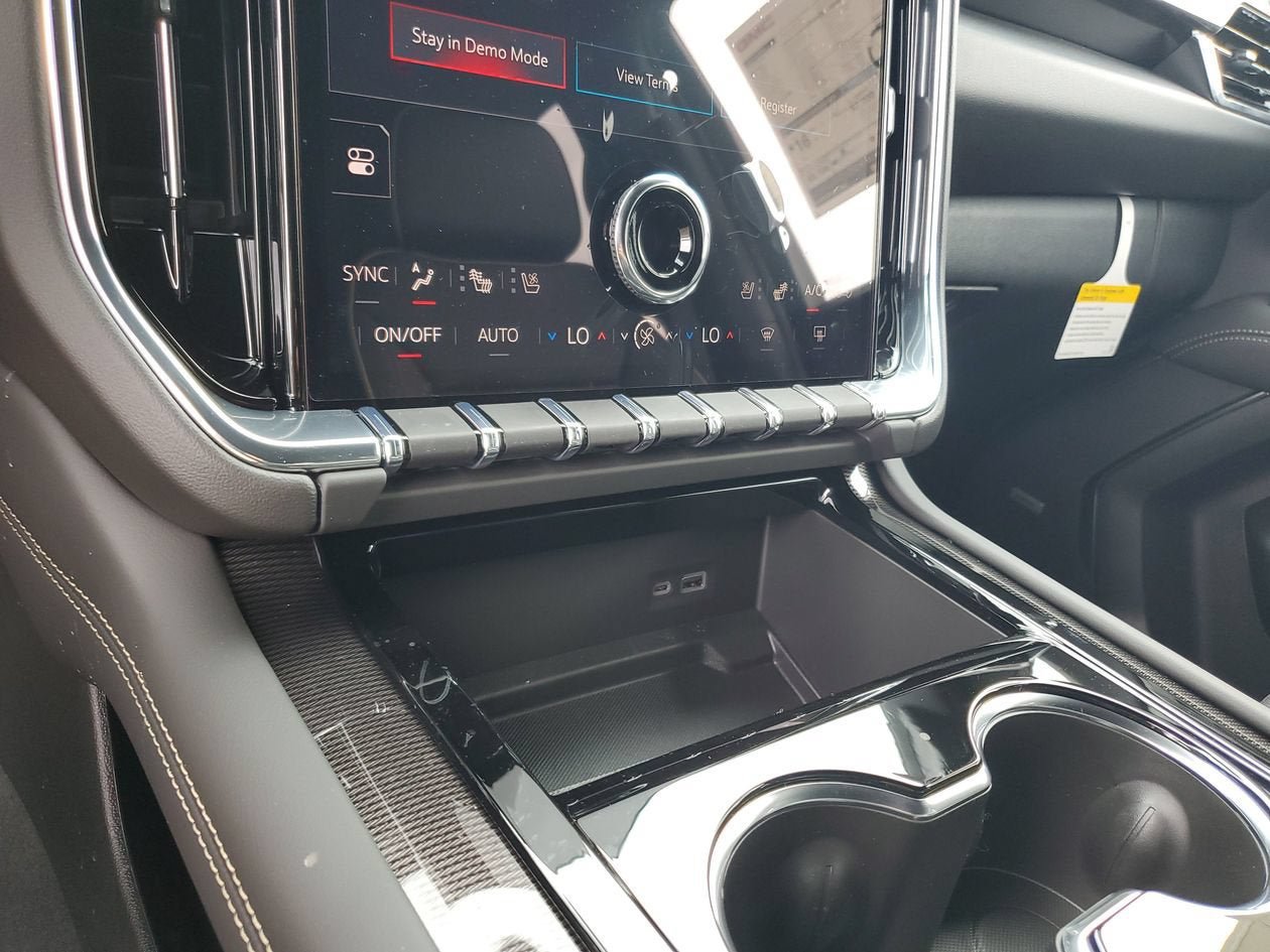 New 2026 GMC Yukon XL Elevation w/ Elevation Premium Package AWD/4WD image 23